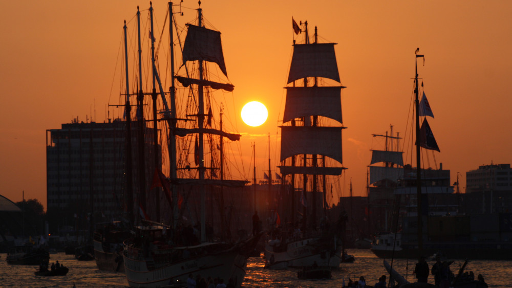 images 837fc0f0e31f0d70648b8843f4f259fe