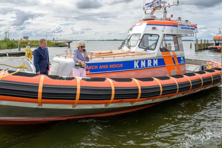Volledig nieuwe reddingvloot voor KNRM Marken met doop van reddingboot Georgine