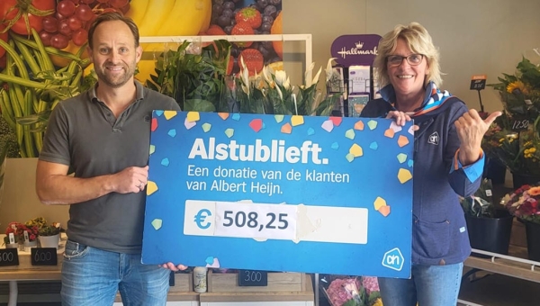 Statiegeldactie AH levert € 508,25 op voor Speeltuin Marken